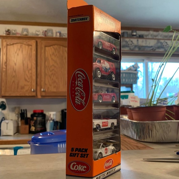 Vintage coca-cola matchbox car set - Picture 3 of 4